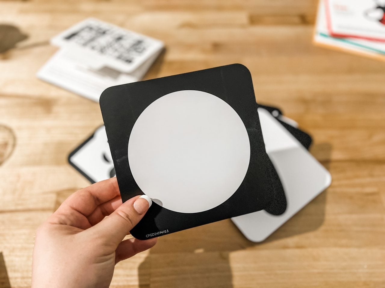 Contrast Cards Simple DIY Black and White Contrast Cards for Babies (Free Printable) - Two ...