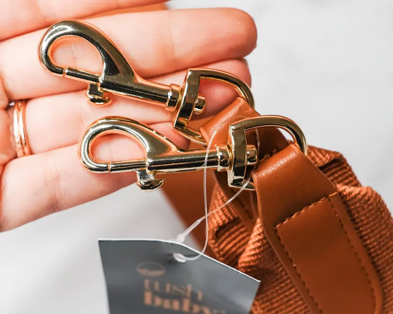 close up of the clasps on The Strap