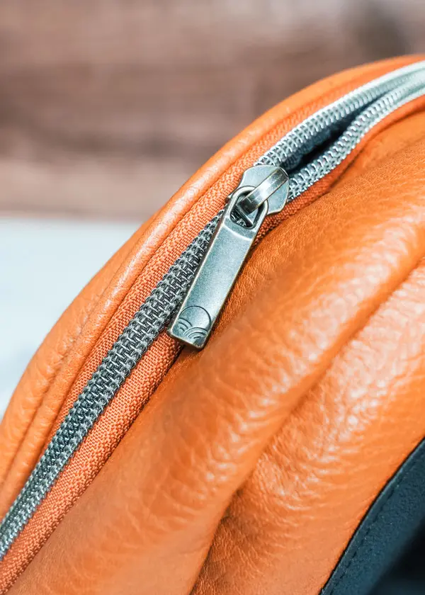 tushbaby zipper close up