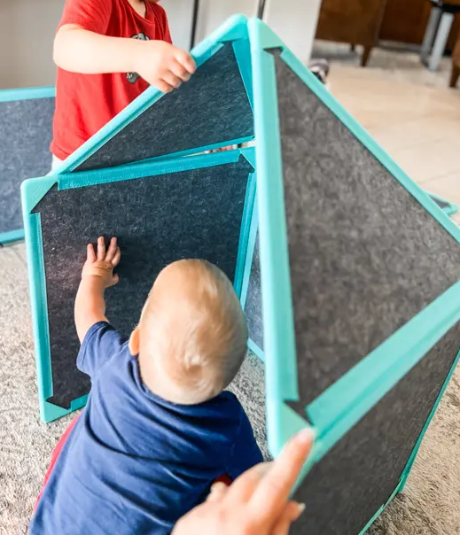 two-boys-playing-with-Super-Space